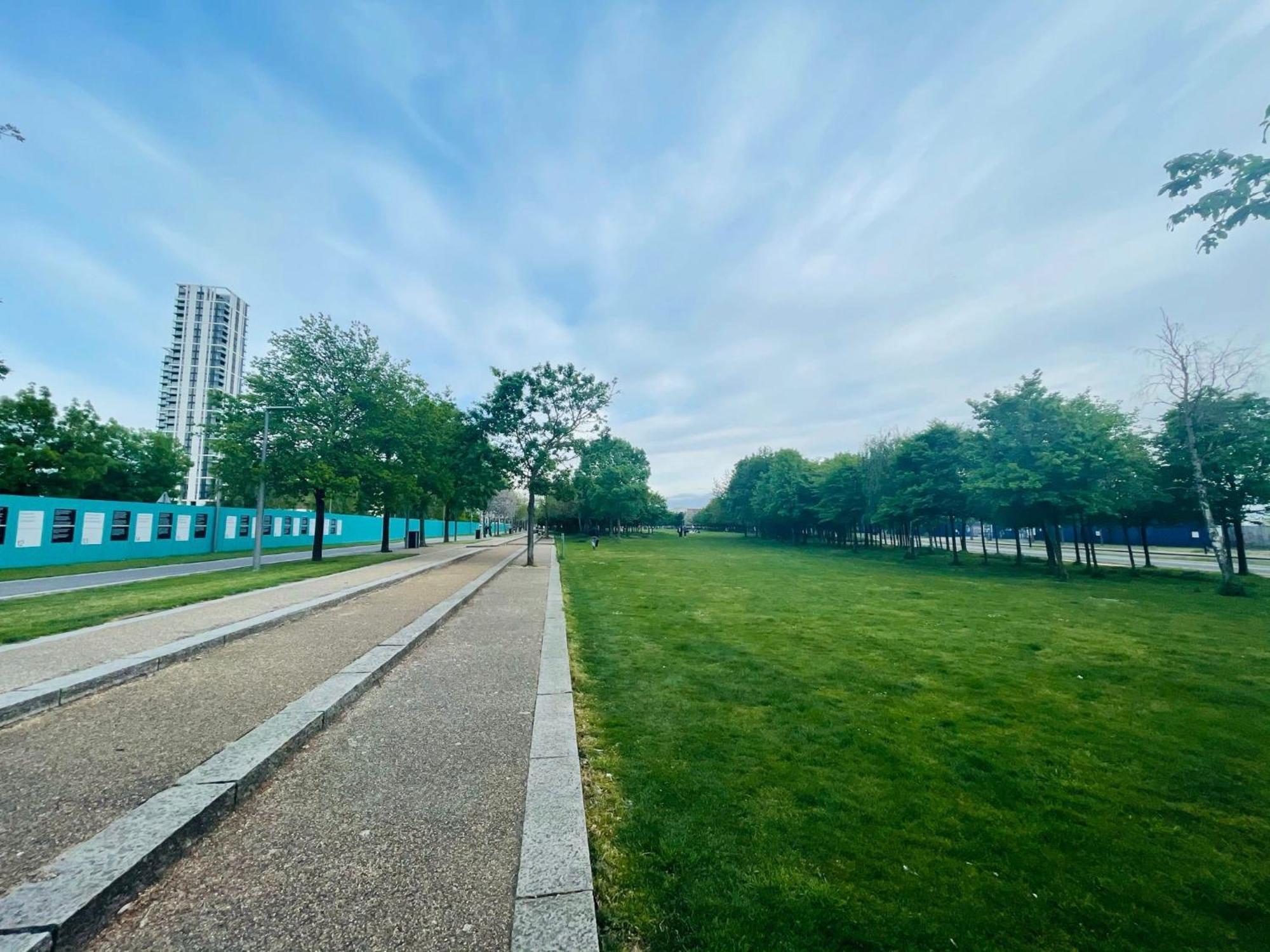 Greenwich With A River View & Balcony Near The 02 Arena & North Greenwich With Free Wifi & Fast Links Into Londra