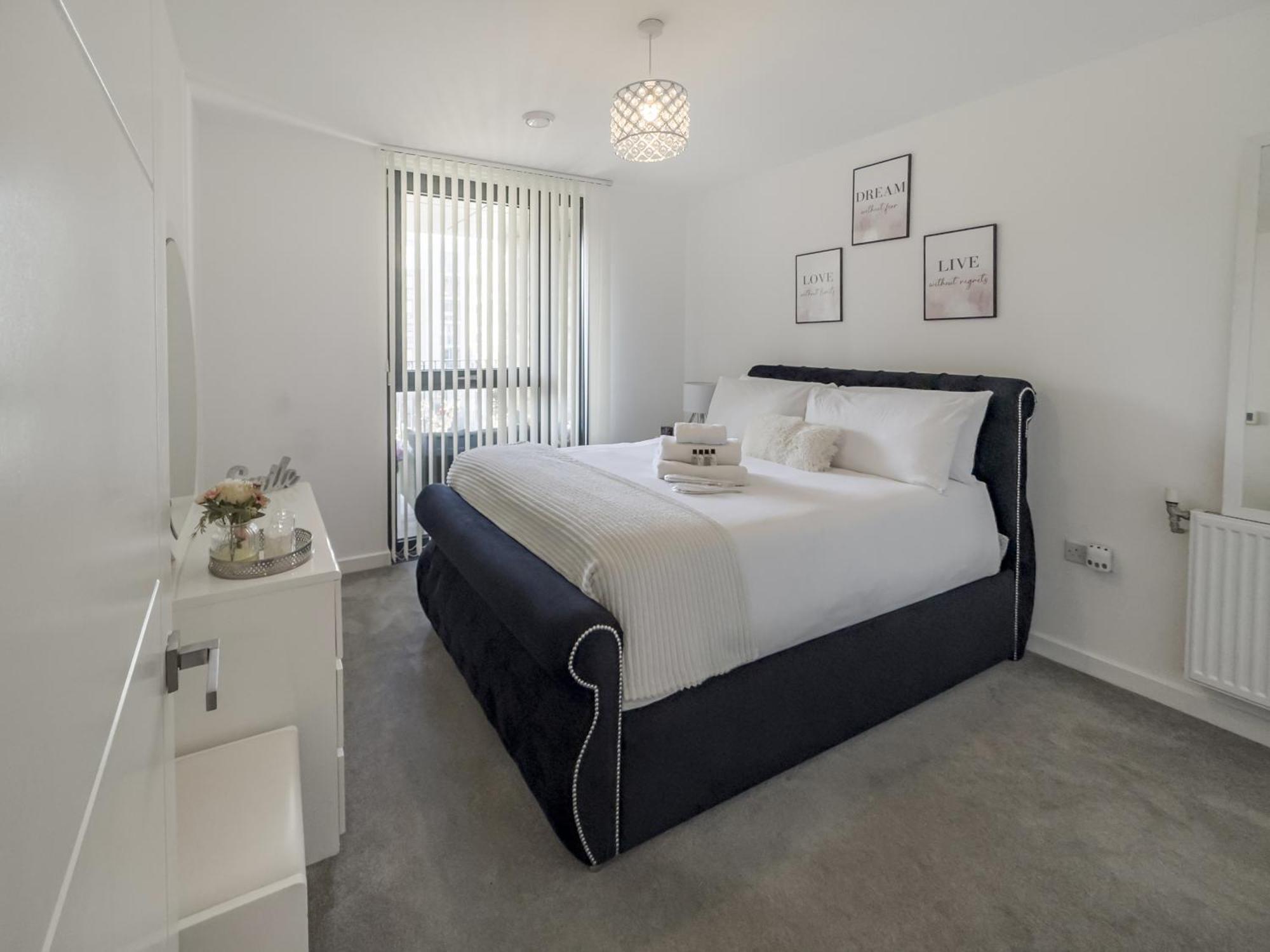Greenwich With A River View & Balcony Near The 02 Arena & North Greenwich With Free Wifi & Fast Links Into Appartamento *