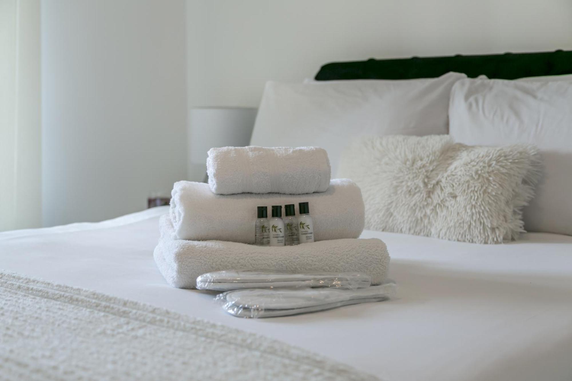 Greenwich With A River View & Balcony Near The 02 Arena & North Greenwich With Free Wifi & Fast Links Into * Londra
